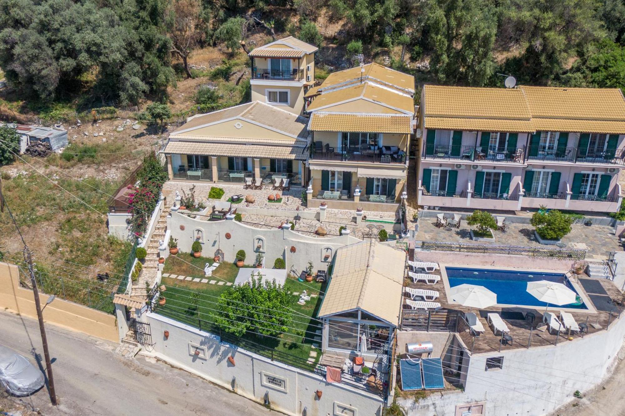 פאלאוקסטריצה Angela Studios מראה חיצוני תמונה
